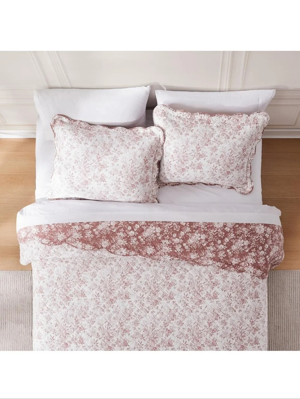 Lush Decor Peony Toile Reversible Cotton Quilt 3 Piece Set F/Q Rosewood Scallope